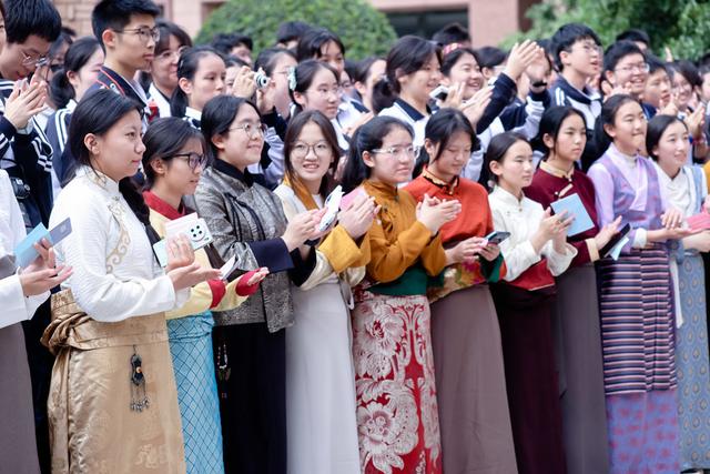 沪果联手，共绘山海情——青海果洛少年在大同中学的成长篇章