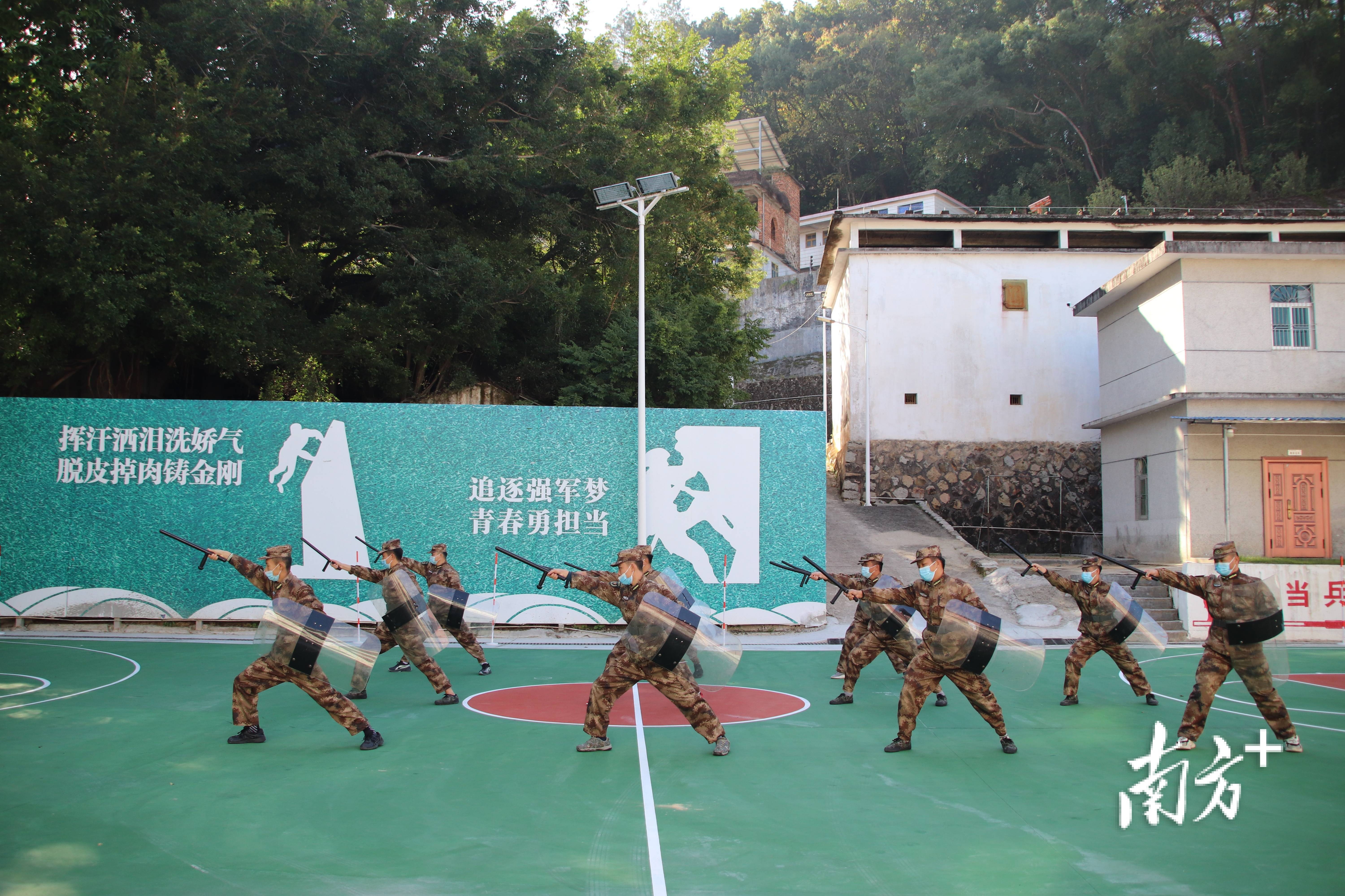 揭西县人武部民兵轻武器射击训练纪实