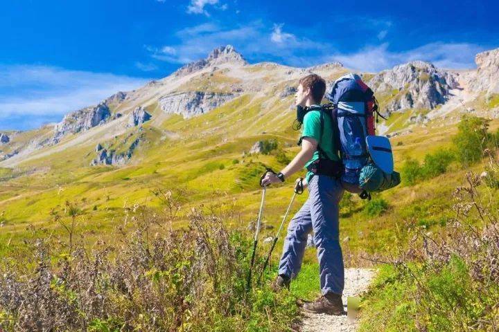 贺兰山玉泉沟遇险，首次登山驴友的挑战与紧急救援行动