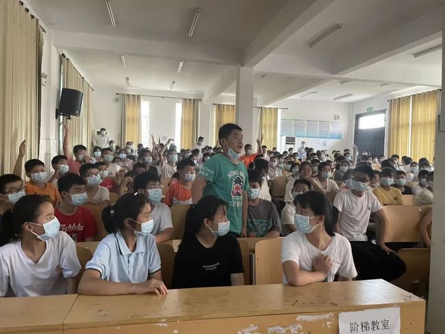 东莞掀起法治学习热潮，法治第一课的重要性探讨