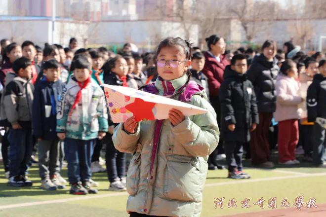 全椒县实验小学纸飞机活动，纸翼扬帆，放飞梦想纪实